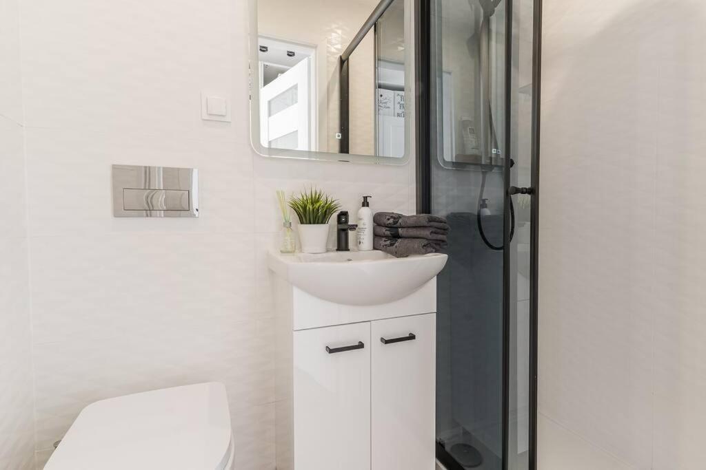 Uroczy Apartament 2 Pokoje - 10 Min Do Morza! Gdańsk Exterior foto