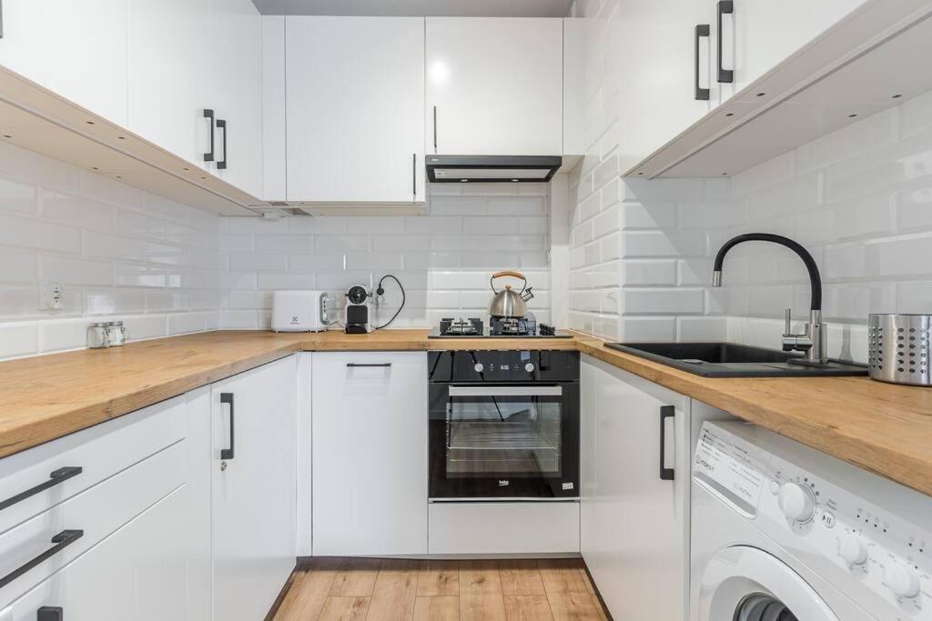 Uroczy Apartament 2 Pokoje - 10 Min Do Morza! Gdańsk Exterior foto